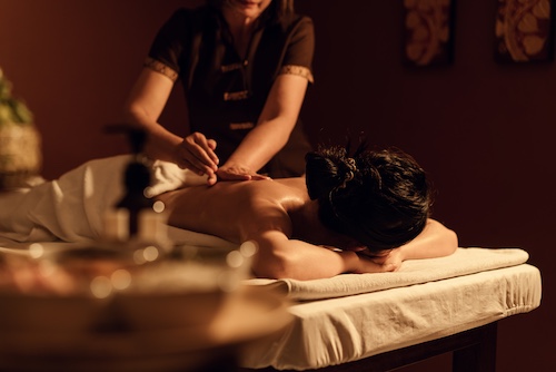 pourquoi-inclure-le-massage-thai-dans-votre-routine-de-bien-etre